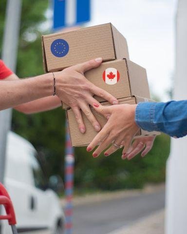 envios de Europa/ Canadá a Colombia